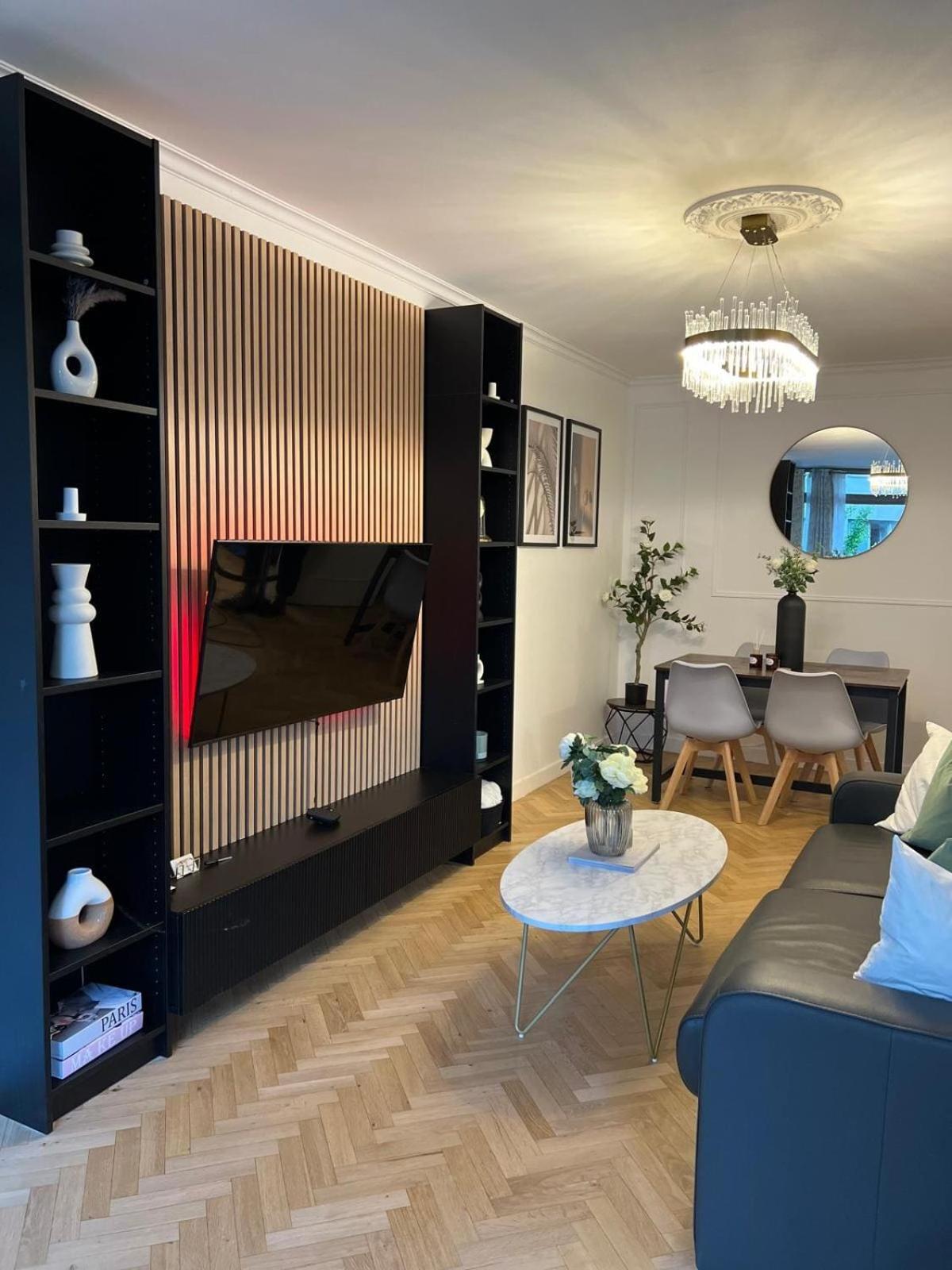 Excellent Apartment For Familly Клиши Екстериор снимка