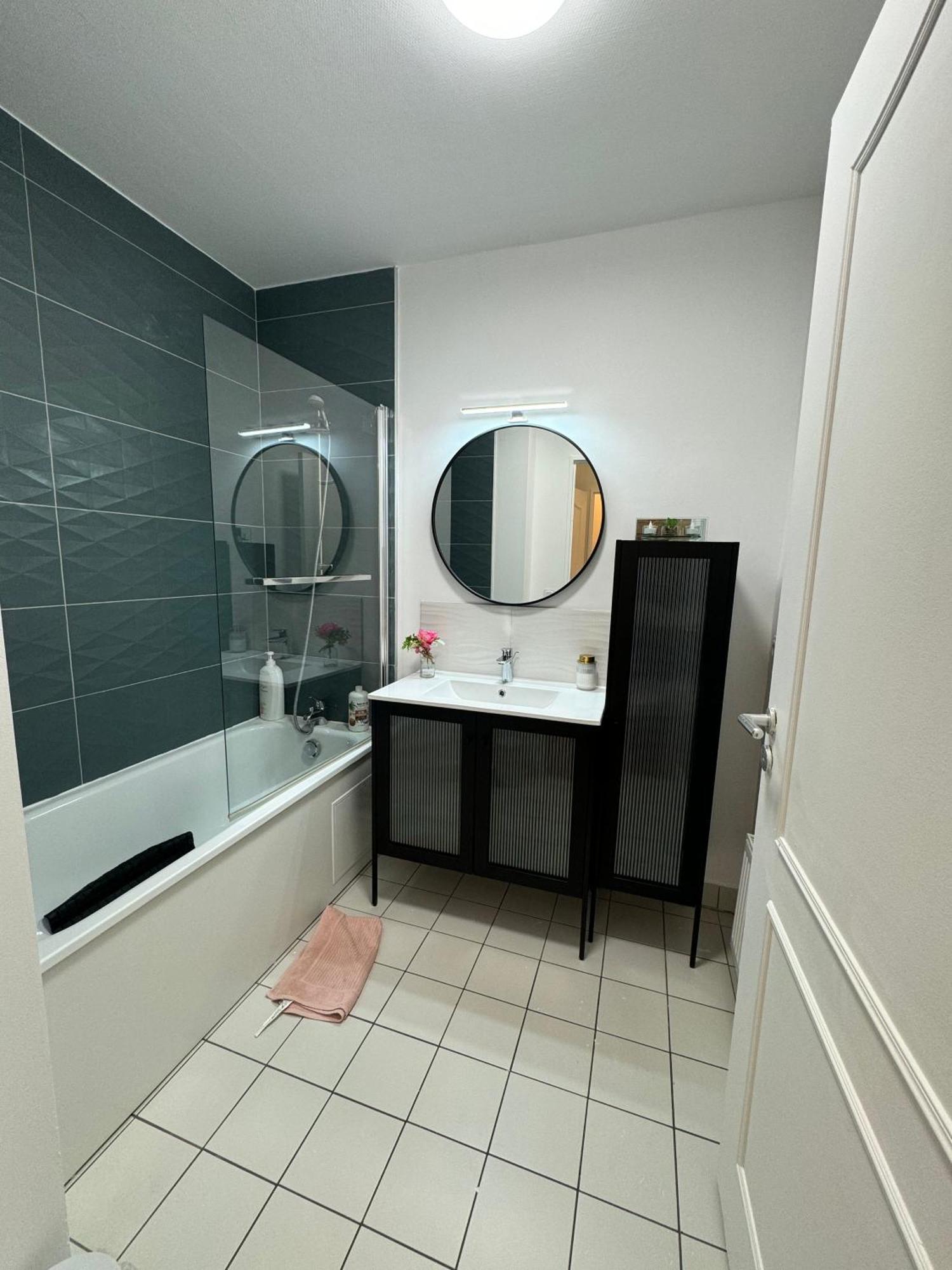 Excellent Apartment For Familly Клиши Екстериор снимка
